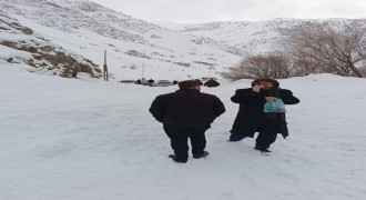 Hakkari - Van kara yoluna çığ düştü